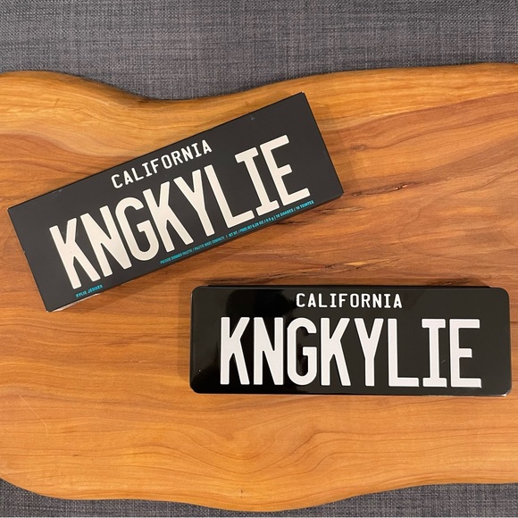 KING KYLIE Eyeshadow Palette Limited Edition Anniversary Collection - 10 Shades - Picture 4 of 16